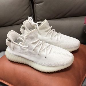 Yeezy Boost 350 V2